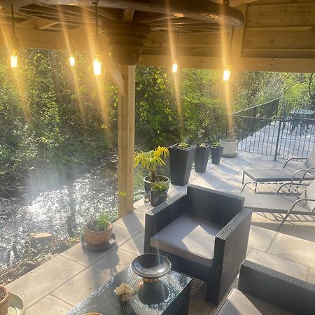 Riverside 2 Bedroom Townhouse With Car Charger アバーガベニー エクステリア 写真