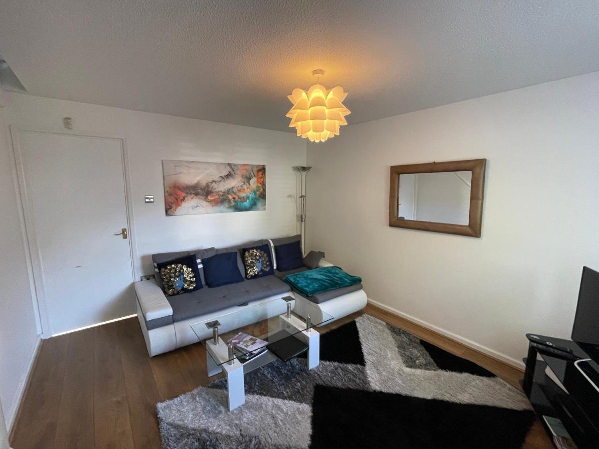 Riverside 2 Bedroom Townhouse With Car Charger アバーガベニー エクステリア 写真