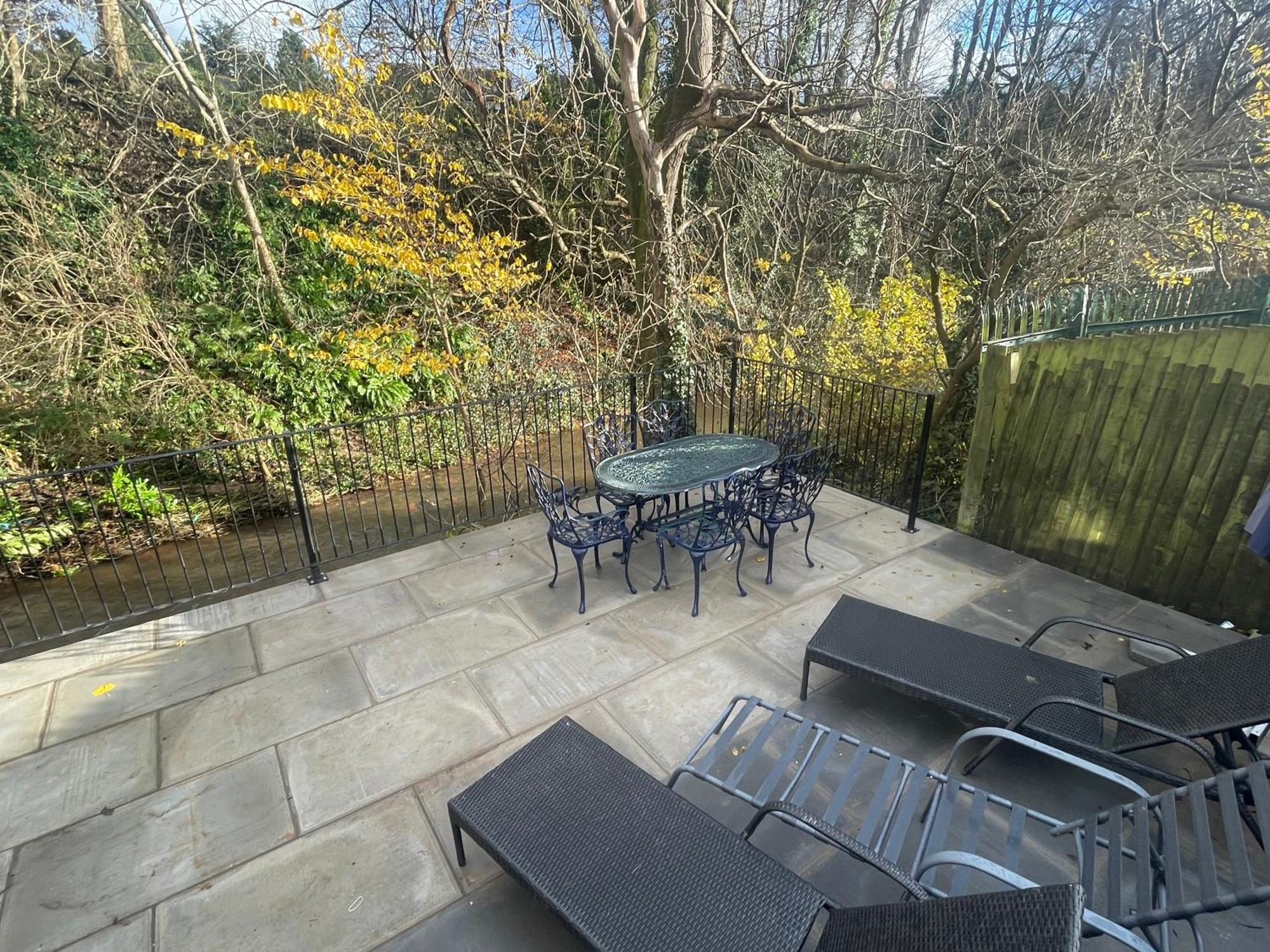Riverside 2 Bedroom Townhouse With Car Charger アバーガベニー エクステリア 写真